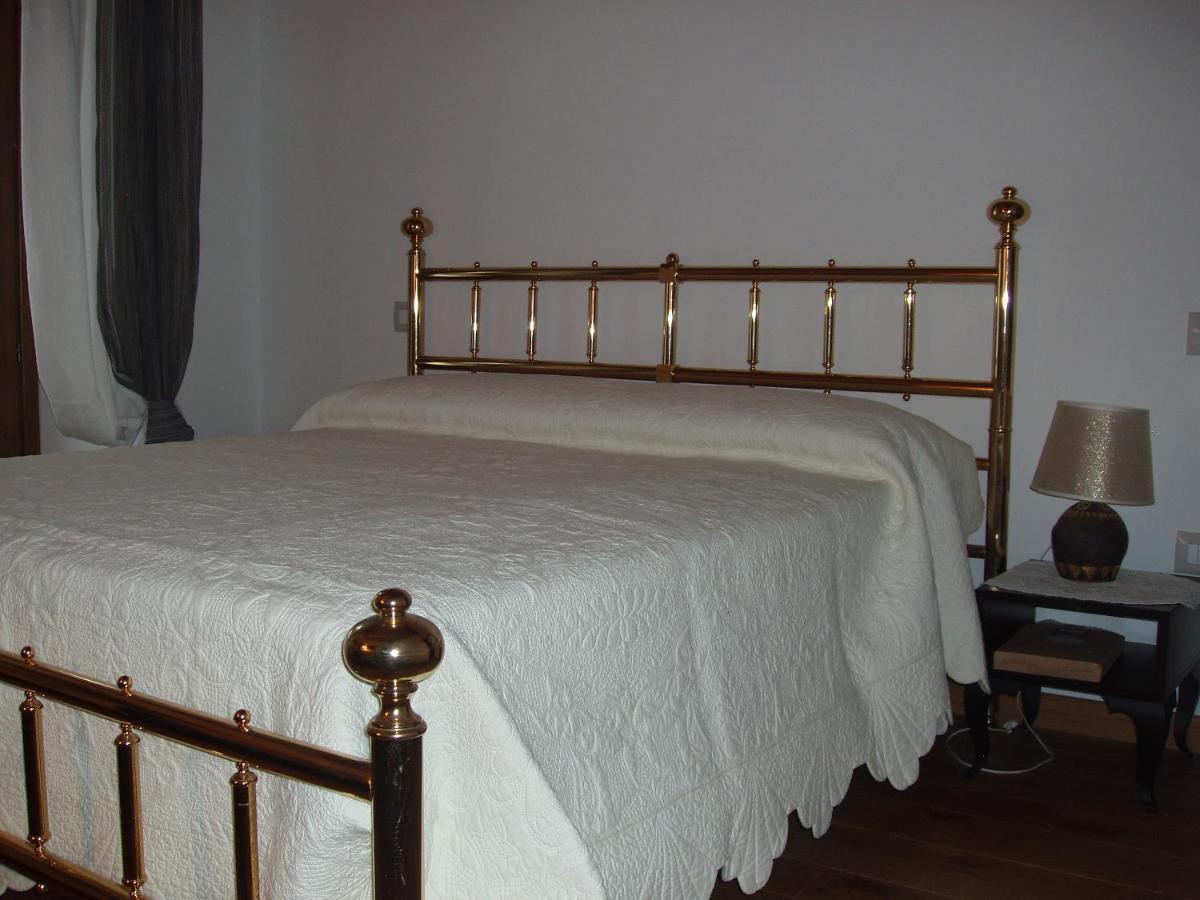 Il Giardino Di Rosmarino Bed & Breakfast Понтремоли Екстериор снимка