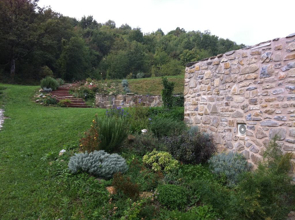 Il Giardino Di Rosmarino Bed & Breakfast Понтремоли Екстериор снимка