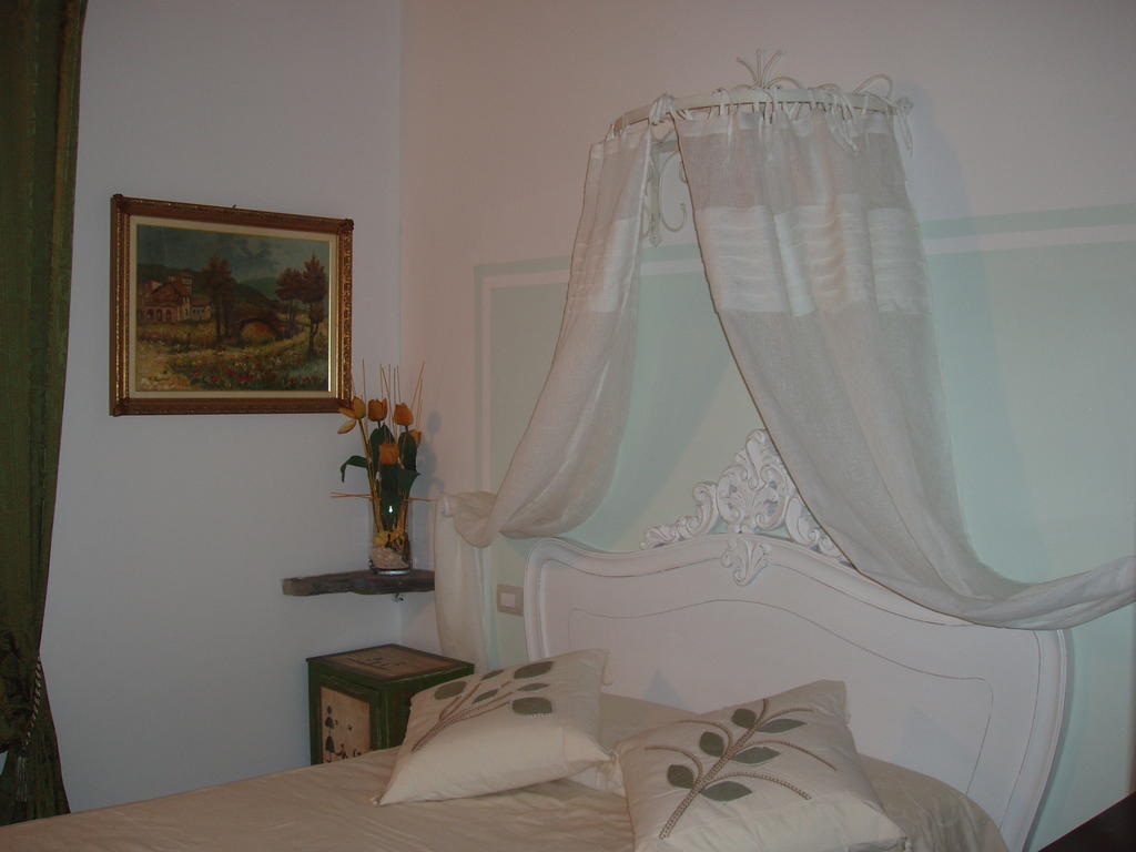 Il Giardino Di Rosmarino Bed & Breakfast Понтремоли Стая снимка