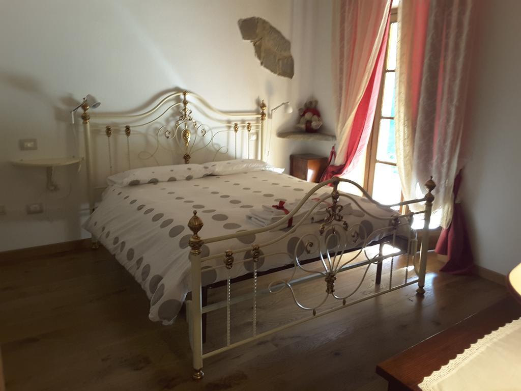 Il Giardino Di Rosmarino Bed & Breakfast Понтремоли Екстериор снимка