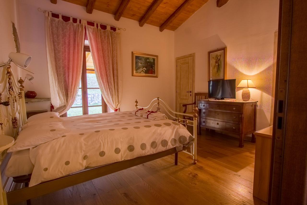 Il Giardino Di Rosmarino Bed & Breakfast Понтремоли Екстериор снимка