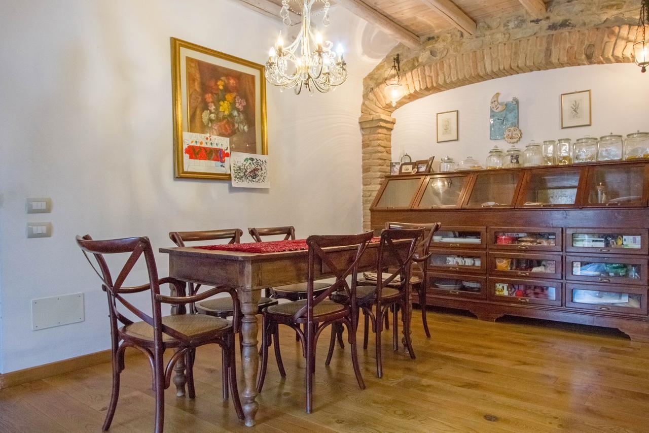 Il Giardino Di Rosmarino Bed & Breakfast Понтремоли Екстериор снимка